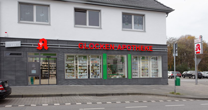 Aussenansicht der Glocken-Apotheke